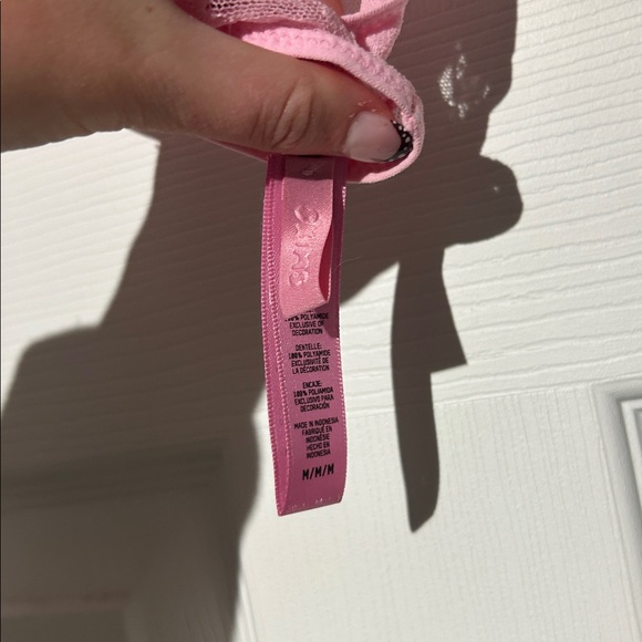 Skims Lace Bra - Picture 2 of 4